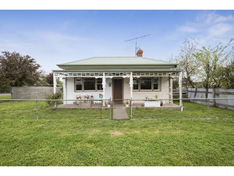 77 Mitchell Street, Kyneton VIC 3444
