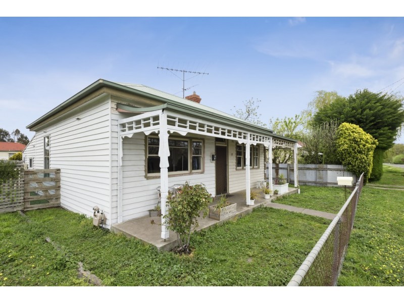 77 Mitchell Street, Kyneton VIC 3444