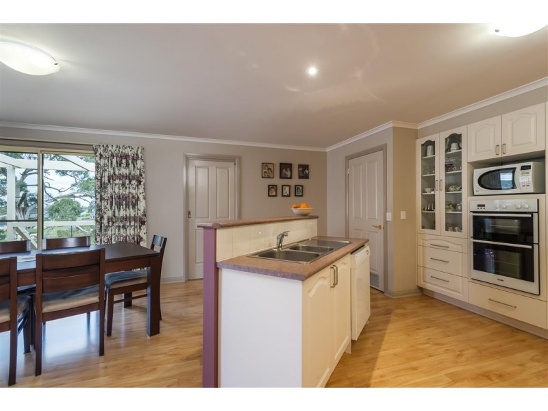 15 Drovers Retreat,, Romsey VIC 3434