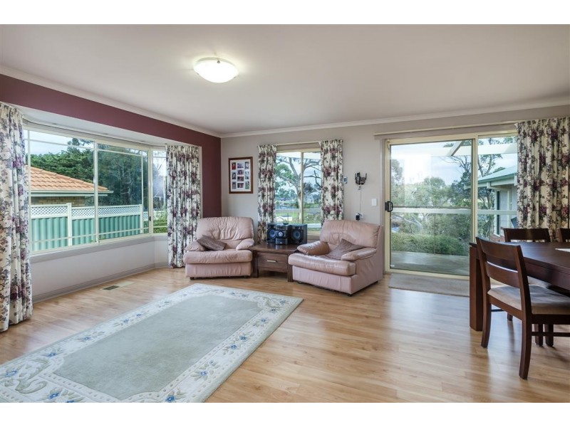 15 Drovers Retreat,, Romsey VIC 3434