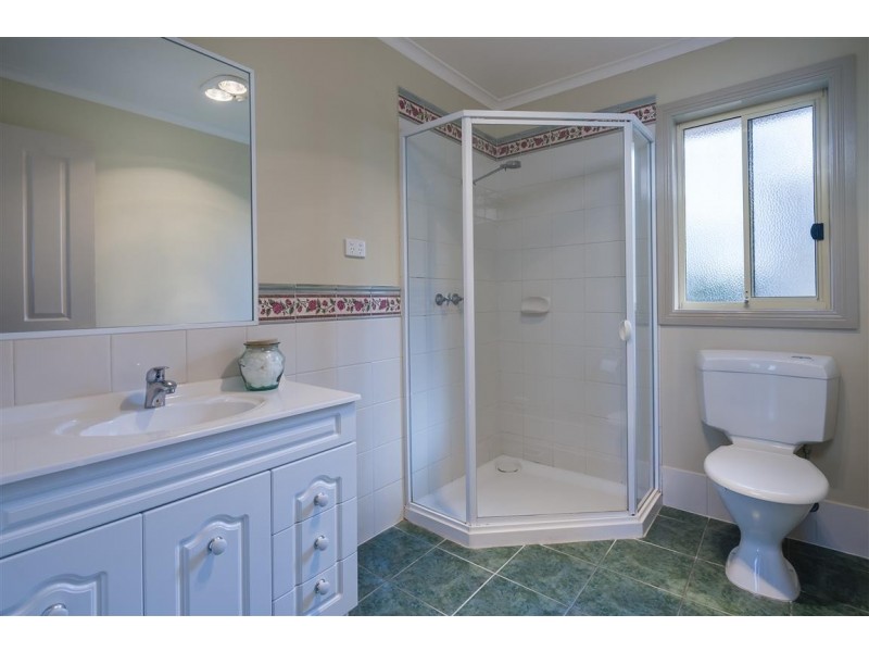 15 Drovers Retreat,, Romsey VIC 3434