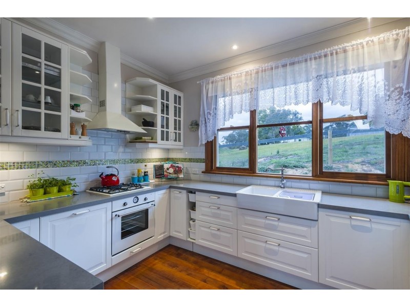 6 Shepherds Hill Road,, Lauriston VIC 3444