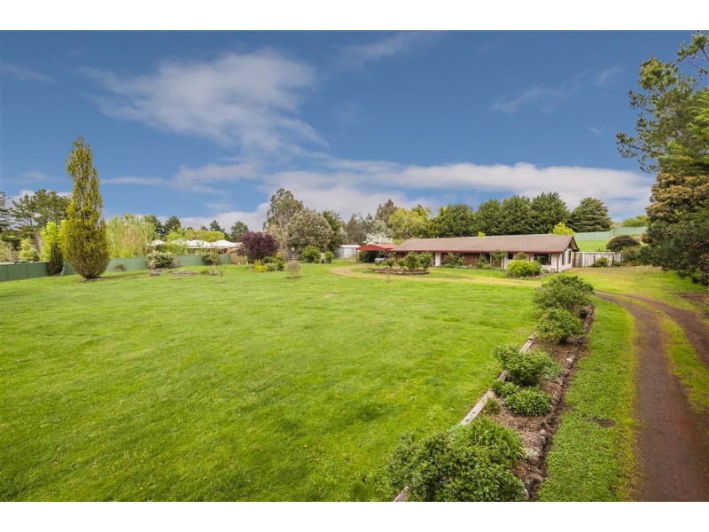 279 Burton Avenue, Kyneton VIC 3444