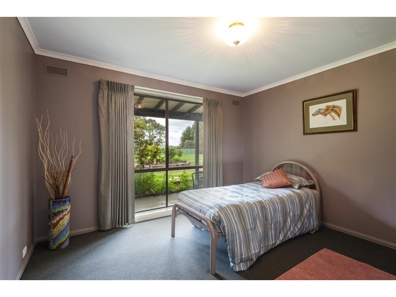 279 Burton Avenue, Kyneton VIC 3444