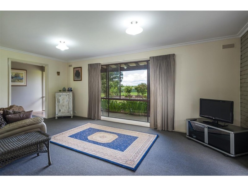 279 Burton Avenue, Kyneton VIC 3444
