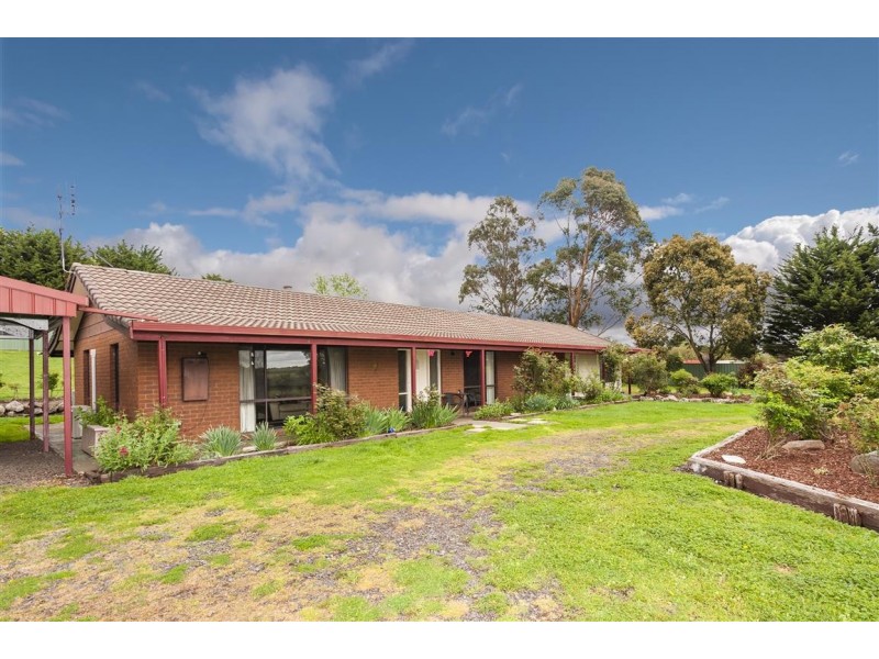 279 Burton Avenue, Kyneton VIC 3444