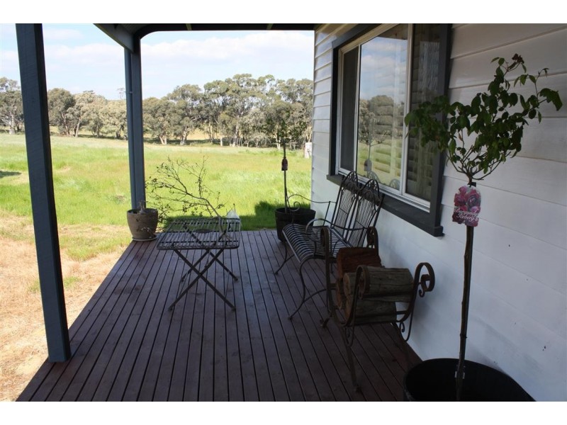 480 McDonalds Lane, Mia Mia VIC 3444