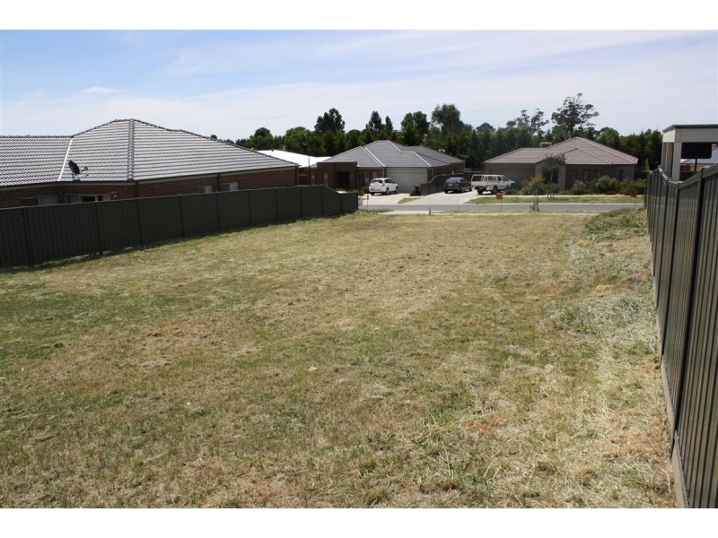 86 Caroline Chisholm Drive, Kyneton VIC 3444