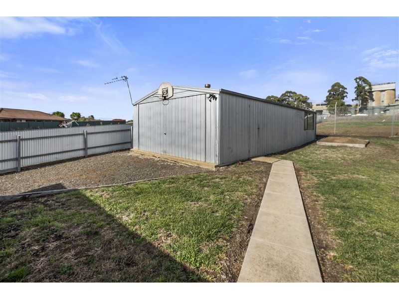 18 Palmer Place, Kyneton VIC 3444
