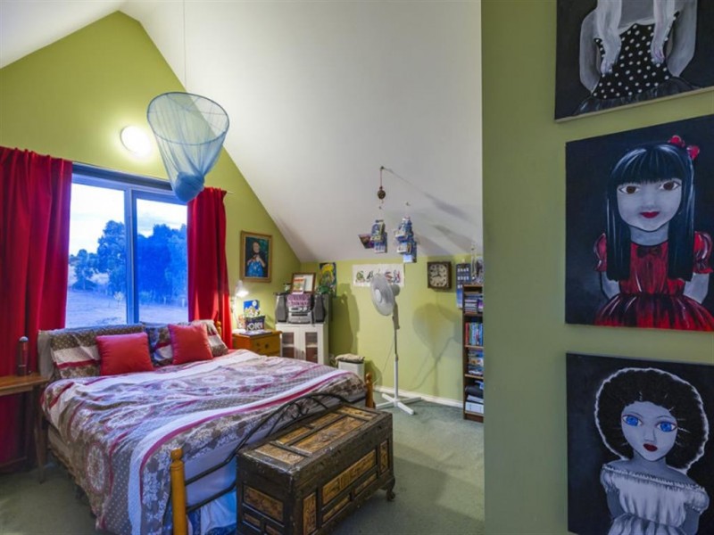 247 Burton Avenue, Kyneton VIC 3444