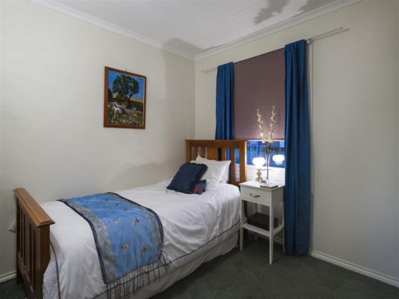 247 Burton Avenue, Kyneton VIC 3444