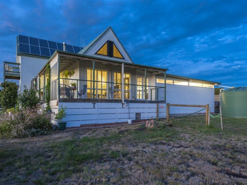 247 Burton Avenue, Kyneton VIC 3444