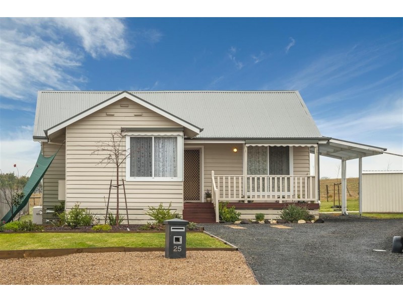 25 Palmer Place, Kyneton VIC 3444
