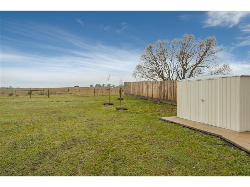 25 Palmer Place, Kyneton VIC 3444