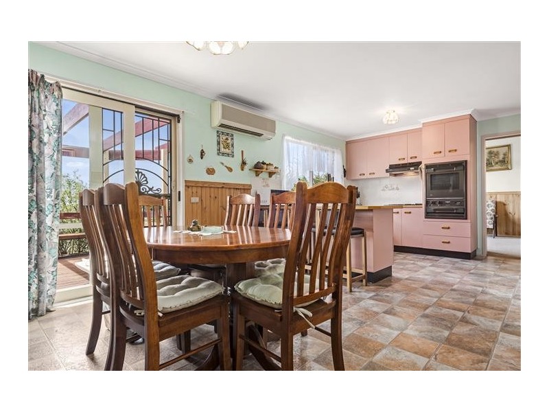 56 Alisons Road, Drummond North VIC 3446