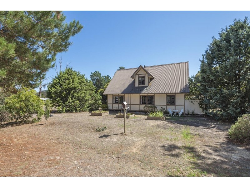 33 Hallorans Lane, Kyneton VIC 3444