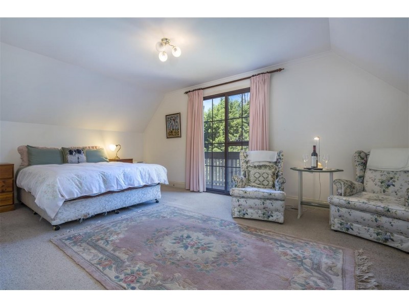 33 Hallorans Lane, Kyneton VIC 3444