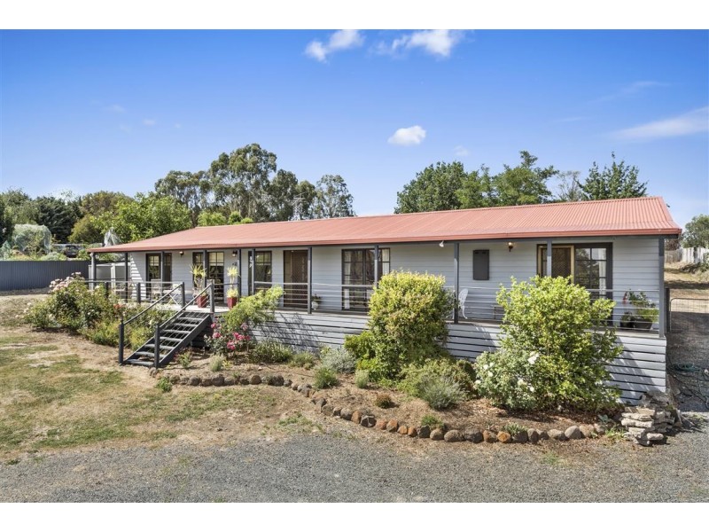 73 Burton Avenue, Kyneton VIC 3444