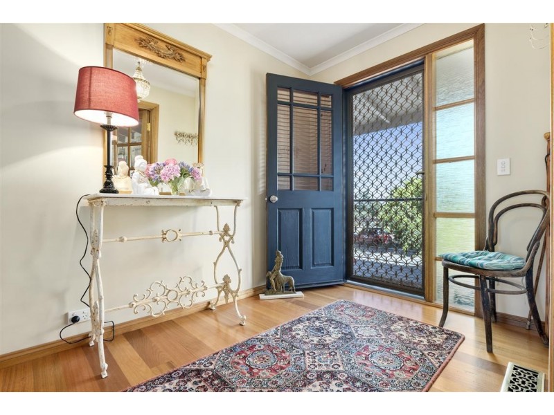 73 Burton Avenue, Kyneton VIC 3444