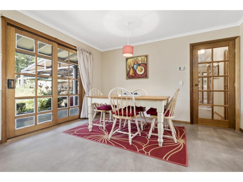 73 Burton Avenue, Kyneton VIC 3444