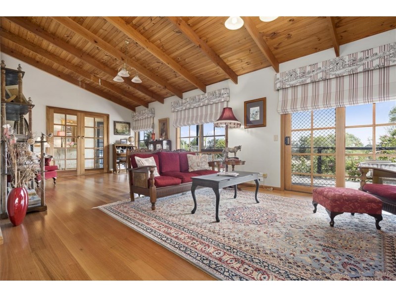 73 Burton Avenue, Kyneton VIC 3444