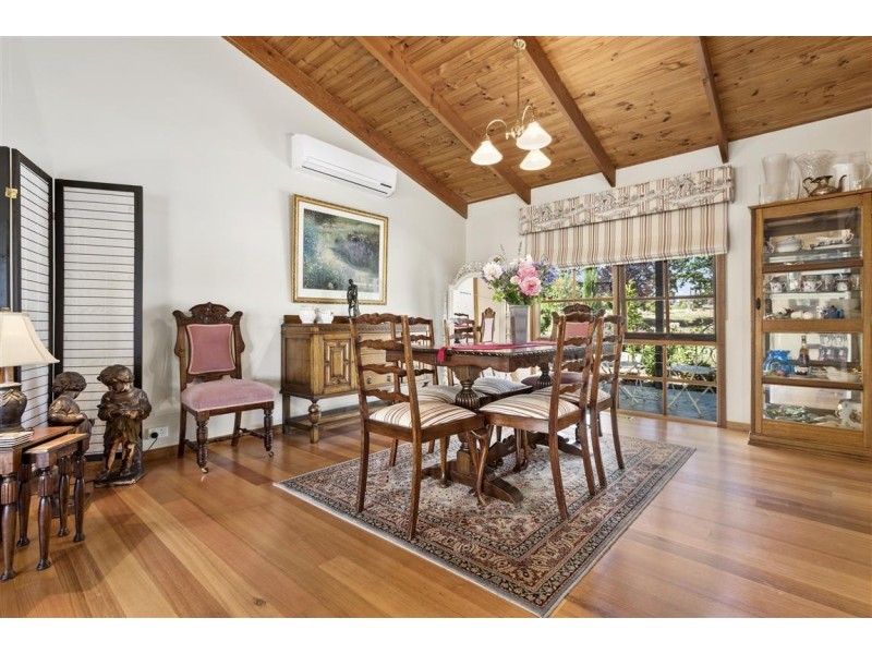 73 Burton Avenue, Kyneton VIC 3444