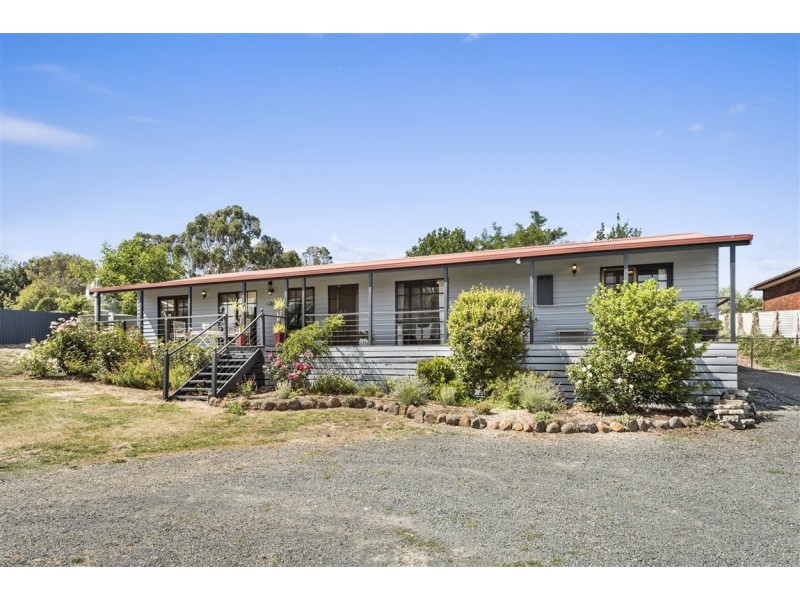 73 Burton Avenue, Kyneton VIC 3444