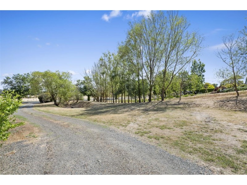 73 Burton Avenue, Kyneton VIC 3444
