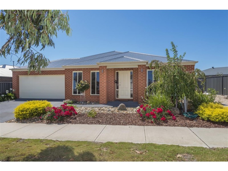 12 Jessie Evelyn Crescent, Kyneton VIC 3444