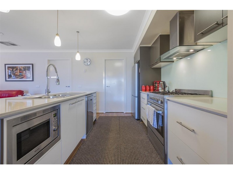 12 Jessie Evelyn Crescent, Kyneton VIC 3444