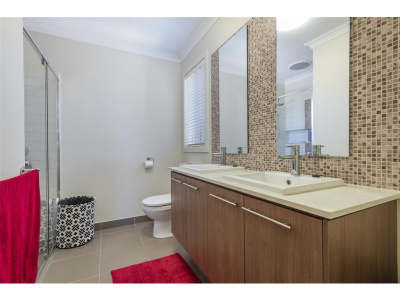 12 Jessie Evelyn Crescent, Kyneton VIC 3444