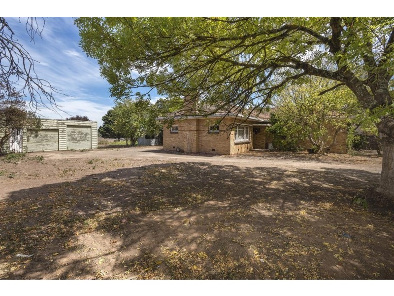 140 – 142 High Street, Kyneton VIC 3444