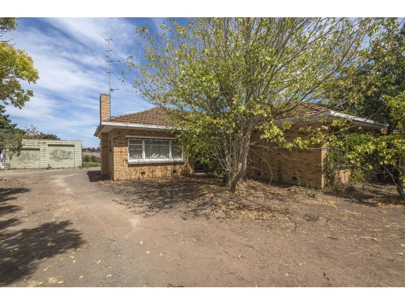 140 – 142 High Street, Kyneton VIC 3444