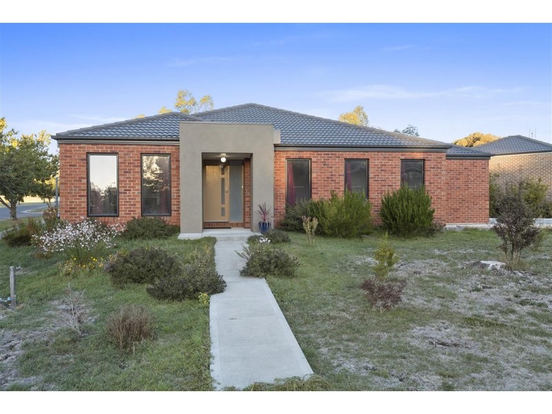 2 Windridge Way, Kyneton VIC 3444
