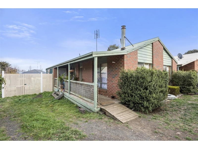 23 Castles Crescent, Kyneton VIC 3444
