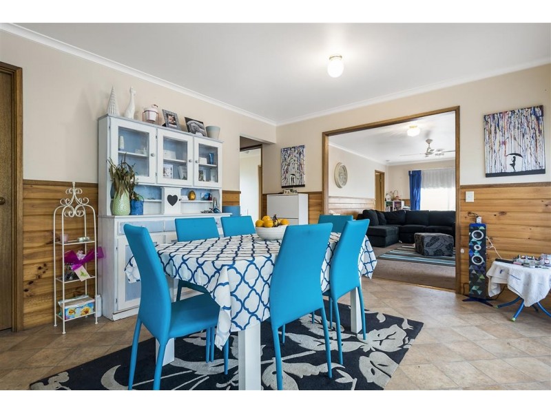 23 Castles Crescent, Kyneton VIC 3444