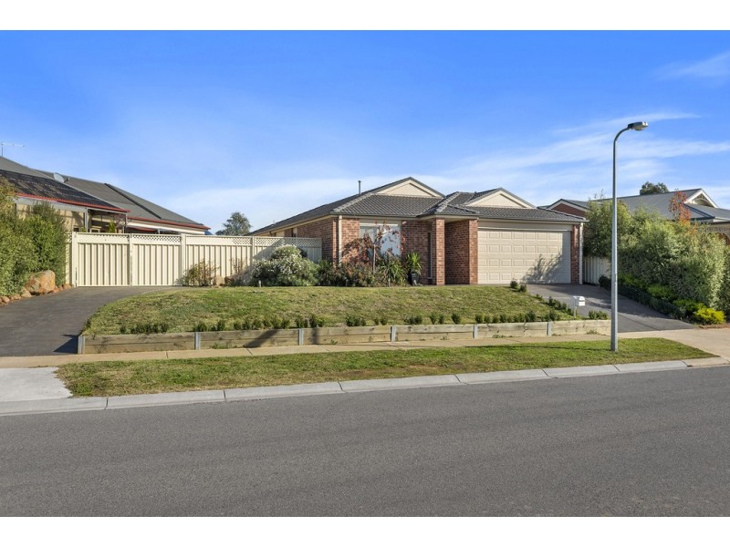 22 Caroline Chisholm Drive, Kyneton VIC 3444