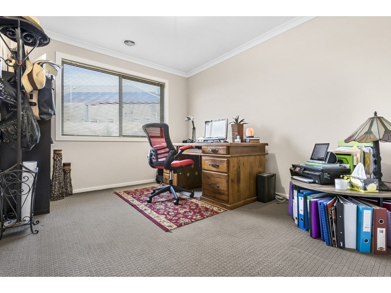 22 Caroline Chisholm Drive, Kyneton VIC 3444