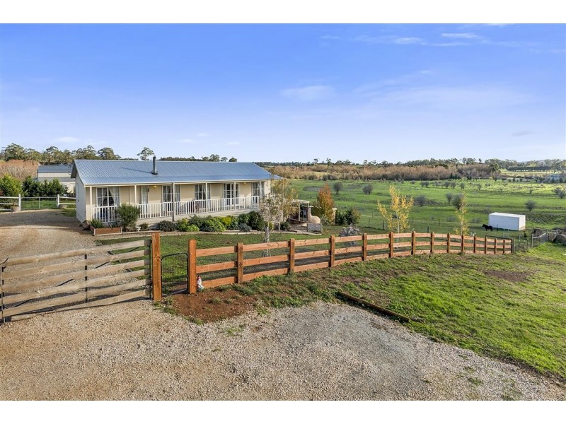 17 Ebden Street, Carlsruhe VIC 3442