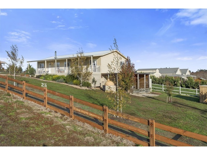 17 Ebden Street, Carlsruhe VIC 3442