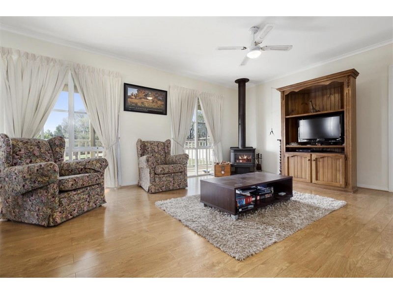 17 Ebden Street, Carlsruhe VIC 3442