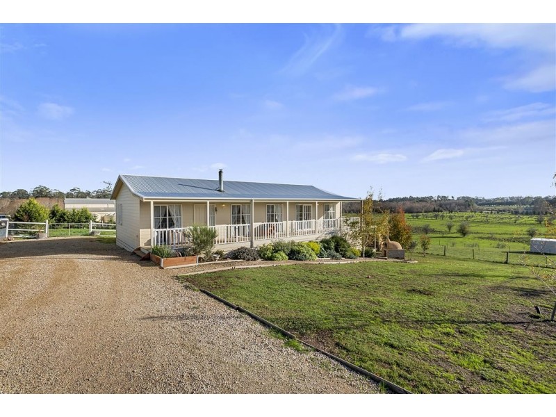 17 Ebden Street, Carlsruhe VIC 3442