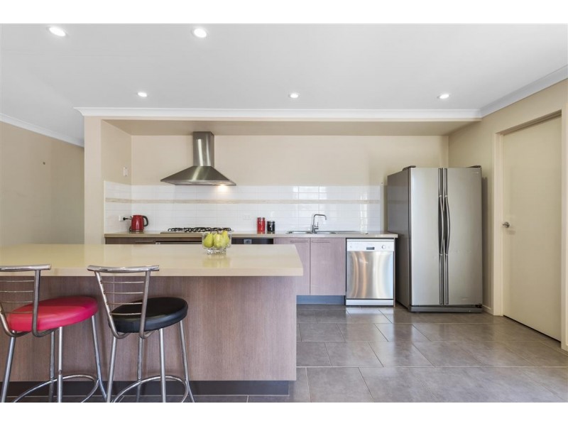 65 Caroline Chisholm Drive, Kyneton VIC 3444