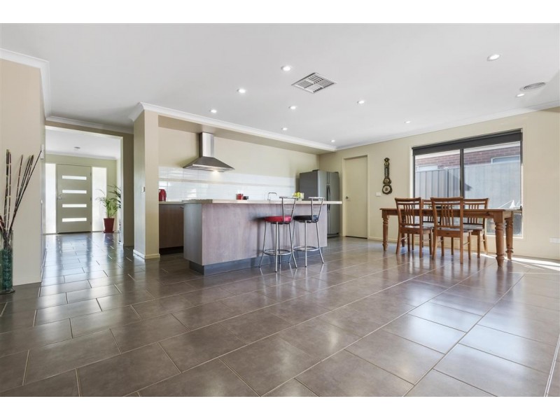 65 Caroline Chisholm Drive, Kyneton VIC 3444