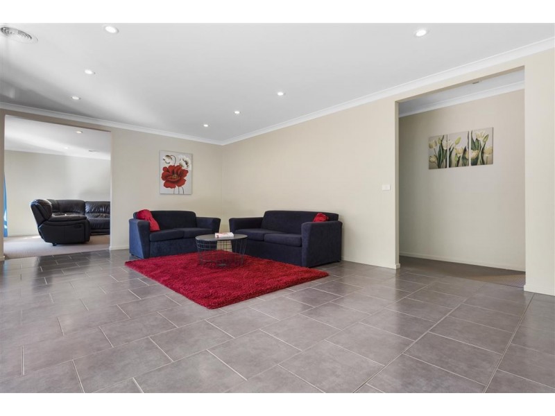 65 Caroline Chisholm Drive, Kyneton VIC 3444