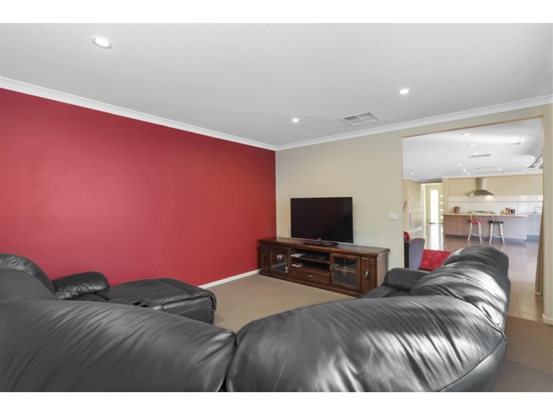 65 Caroline Chisholm Drive, Kyneton VIC 3444