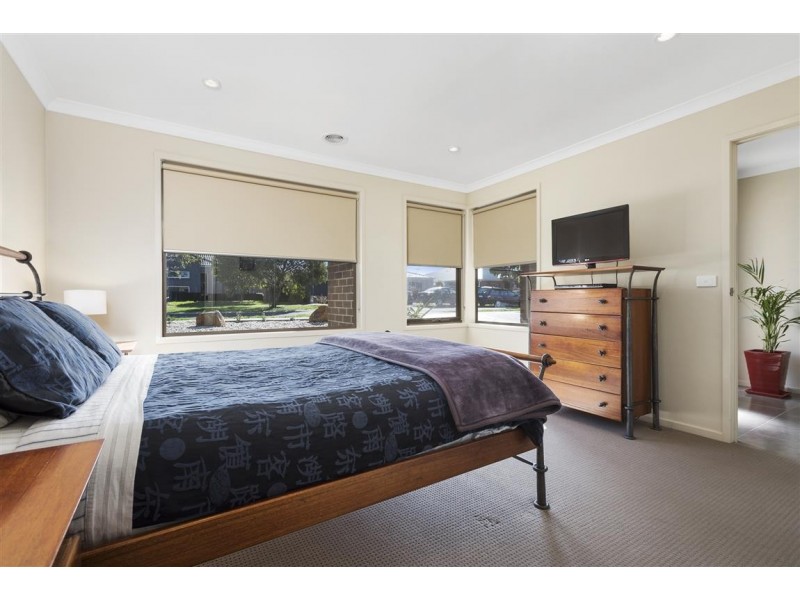 65 Caroline Chisholm Drive, Kyneton VIC 3444