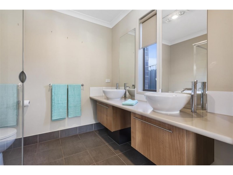 65 Caroline Chisholm Drive, Kyneton VIC 3444