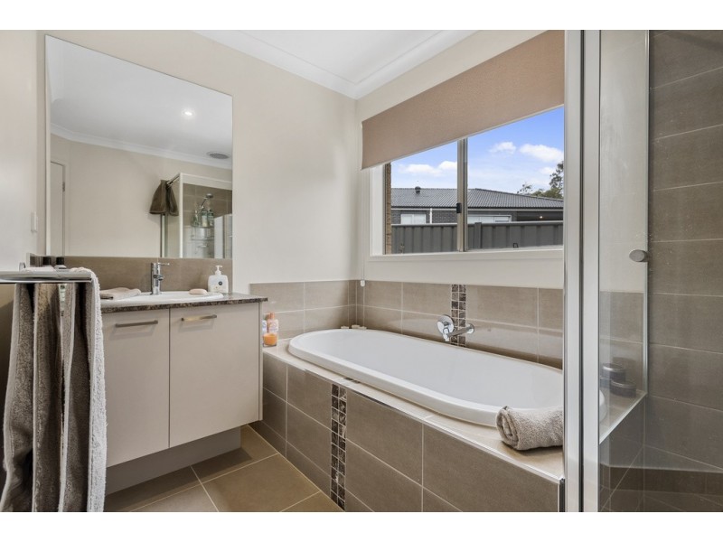 5 Kelly Close, Kyneton VIC 3444