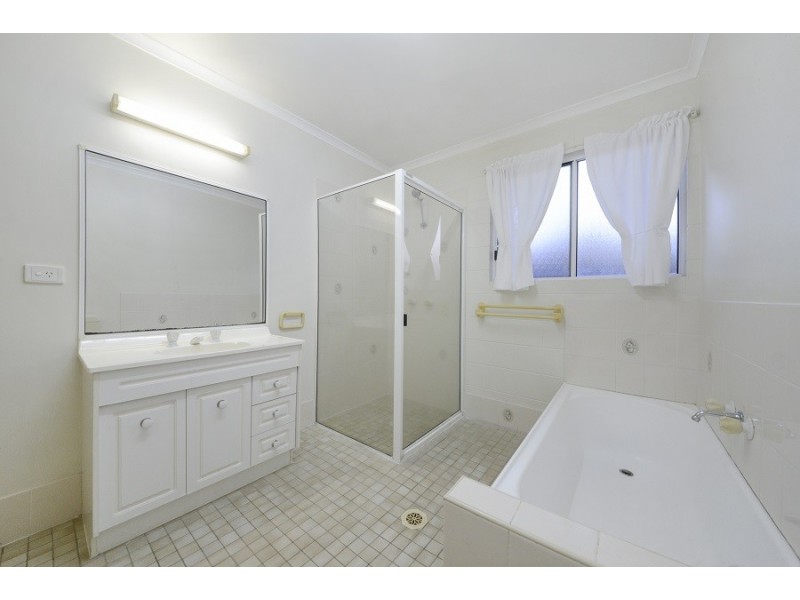 25 STORMVOGEL DRIVE, Jubilee Pocket QLD 4802